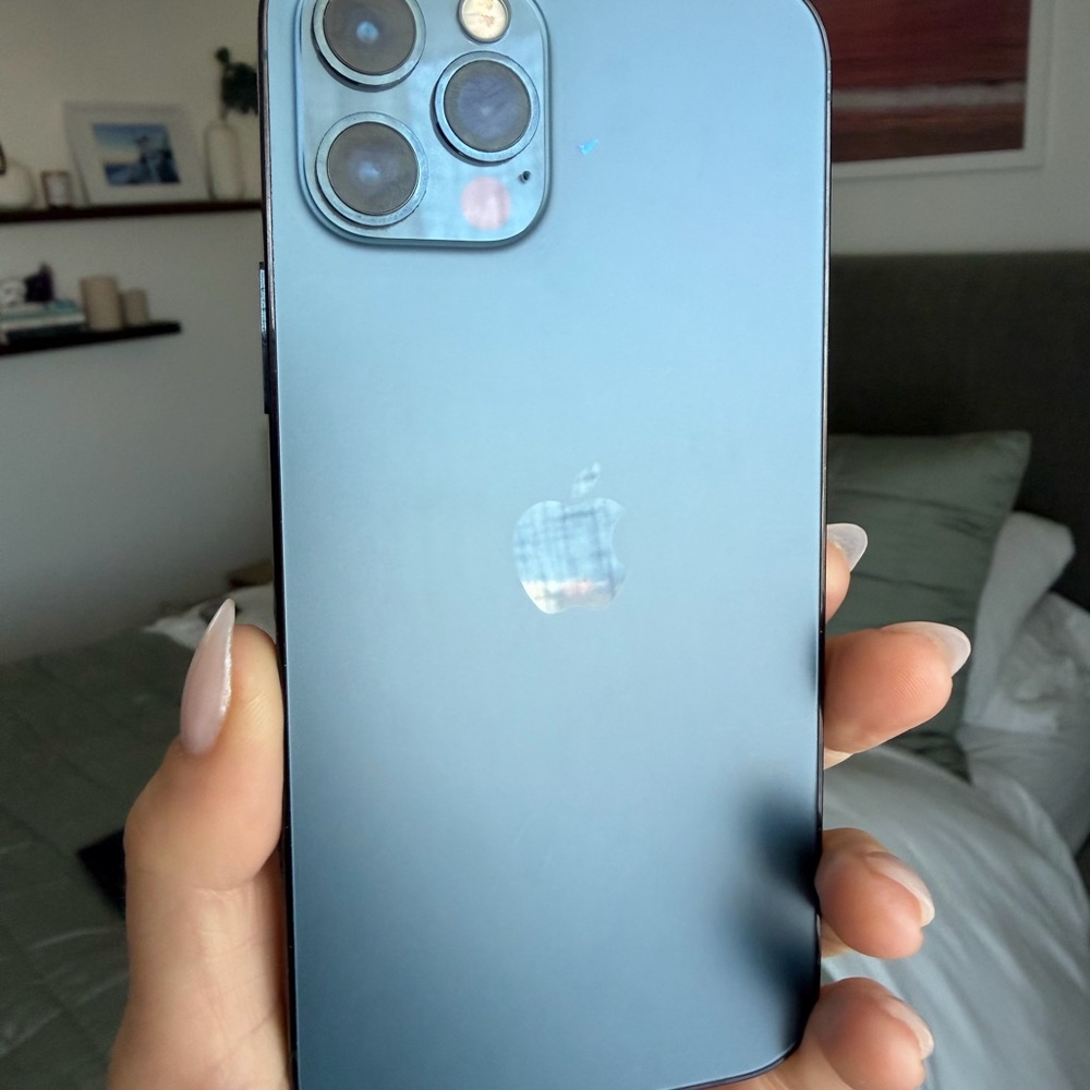 Apple iPhone 12 Pro 256gb in Elegant Blue